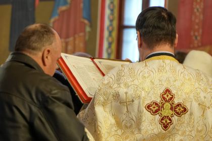 Rugăciune şi binecuvântare pentru bolnavii din Spitalul Judeţean „Sf. Ap. Andrei” din Galaţi – fotografia 11