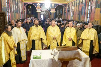 Rugăciune şi binecuvântare pentru bolnavii din Spitalul Judeţean „Sf. Ap. Andrei” din Galaţi – fotografia 30