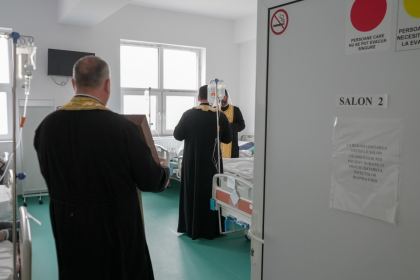 Rugăciune şi binecuvântare pentru bolnavii din Spitalul Judeţean „Sf. Ap. Andrei” din Galaţi – fotografia 40