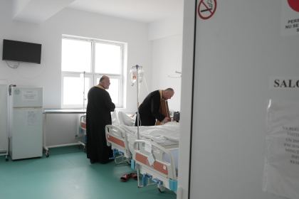 Rugăciune şi binecuvântare pentru bolnavii din Spitalul Judeţean „Sf. Ap. Andrei” din Galaţi – fotografia 41