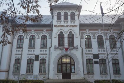 Simpozion interseminarial şi expoziţie la Muzeul eparhial din Galaţi – fotografia 1