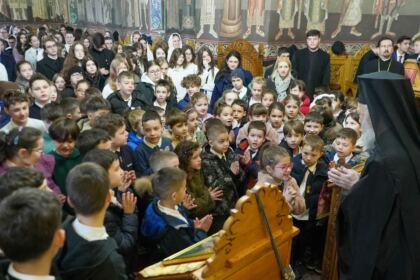Simpozion interseminarial şi expoziţie la Muzeul eparhial din Galaţi – fotografia 15