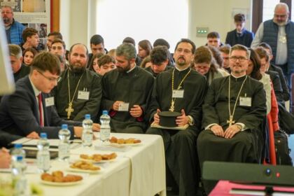 Simpozion interseminarial şi expoziţie la Muzeul eparhial din Galaţi – fotografia 25