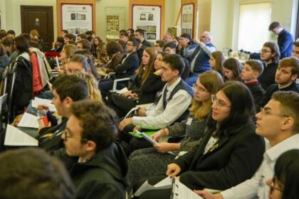 Simpozion interseminarial şi expoziţie la Muzeul eparhial din Galaţi – fotografia 30
