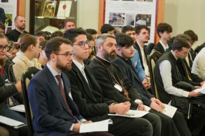 Simpozion interseminarial şi expoziţie la Muzeul eparhial din Galaţi – fotografia 34