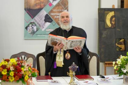 Simpozion interseminarial şi expoziţie la Muzeul eparhial din Galaţi – fotografia 39