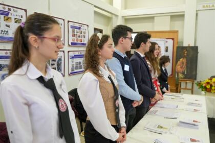Simpozion interseminarial şi expoziţie la Muzeul eparhial din Galaţi – fotografia 40