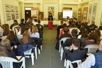 Simpozion interseminarial şi expoziţie la Muzeul eparhial din Galaţi – fotografia 51