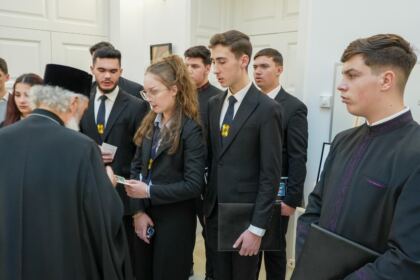 Ediţia a IV-a a expoziţiei de icoane „Apostolat la Dunărea de Jos“ – fotografia 41