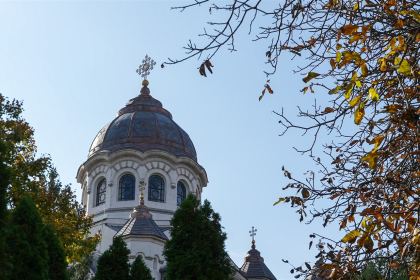 Binecuvântarea lucrăilor de reamenajare la Cantina „Sf. Nicolae şi Sf. Ioan Gură de Aur” a Centrului eparhial – fotografia 3