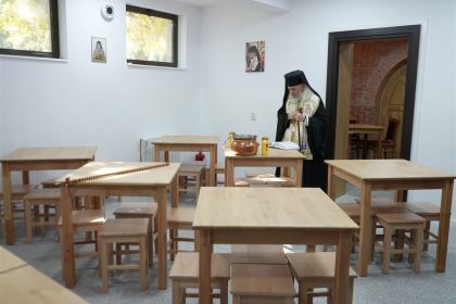 Binecuvântarea lucrăilor de reamenajare la Cantina „Sf. Nicolae şi Sf. Ioan Gură de Aur” a Centrului eparhial – fotografia 6
