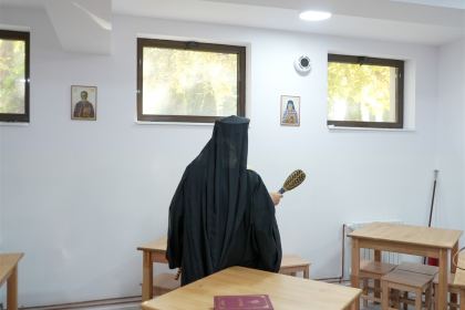 Binecuvântarea lucrăilor de reamenajare la Cantina „Sf. Nicolae şi Sf. Ioan Gură de Aur” a Centrului eparhial – fotografia 20