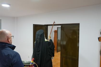 Binecuvântarea lucrăilor de reamenajare la Cantina „Sf. Nicolae şi Sf. Ioan Gură de Aur” a Centrului eparhial – fotografia 37