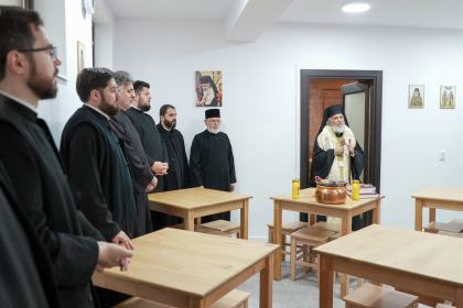 Binecuvântarea lucrăilor de reamenajare la Cantina „Sf. Nicolae şi Sf. Ioan Gură de Aur” a Centrului eparhial – fotografia 44