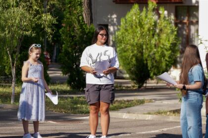 Activităţi cu tinerii la Aşezământul „Sf. M. Mc. Pantelimon” – Lacu Sărat – fotografia 17