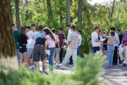 Activităţi cu tinerii la Aşezământul „Sf. M. Mc. Pantelimon” – Lacu Sărat – fotografia 28