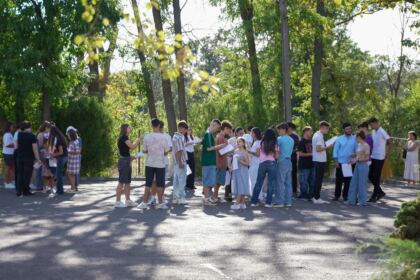 Activităţi cu tinerii la Aşezământul „Sf. M. Mc. Pantelimon” – Lacu Sărat – fotografia 29