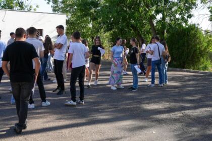Activităţi cu tinerii la Aşezământul „Sf. M. Mc. Pantelimon” – Lacu Sărat – fotografia 34