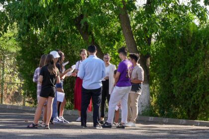 Activităţi cu tinerii la Aşezământul „Sf. M. Mc. Pantelimon” – Lacu Sărat – fotografia 41