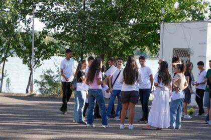 Activităţi cu tinerii la Aşezământul „Sf. M. Mc. Pantelimon” – Lacu Sărat – fotografia 43