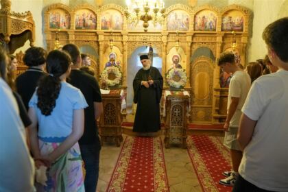 Activităţi cu tinerii la Aşezământul „Sf. M. Mc. Pantelimon” – Lacu Sărat – fotografia 59