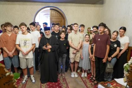 Activităţi cu tinerii la Aşezământul „Sf. M. Mc. Pantelimon” – Lacu Sărat – fotografia 63