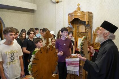 Activităţi cu tinerii la Aşezământul „Sf. M. Mc. Pantelimon” – Lacu Sărat – fotografia 64