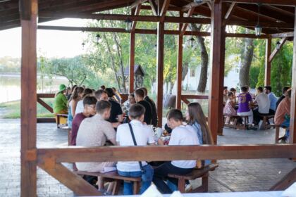 Activităţi cu tinerii la Aşezământul „Sf. M. Mc. Pantelimon” – Lacu Sărat – fotografia 65