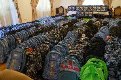 Arhiepiscopia Dunării de Jos continuă sprijinirea elevilor cu ghiozdane şi rechizite şcolare – fotografia 4