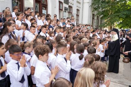 Binecuvântare pentru un nou an şcolar la Seminarul Teologic „Sf. Andrei” – fotografia 61