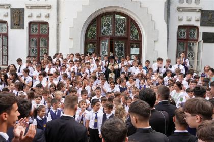 Binecuvântare pentru un nou an şcolar la Seminarul Teologic „Sf. Andrei” – fotografia 63