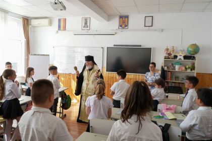 Binecuvântare pentru un nou an şcolar la Seminarul Teologic „Sf. Andrei” – fotografia 81