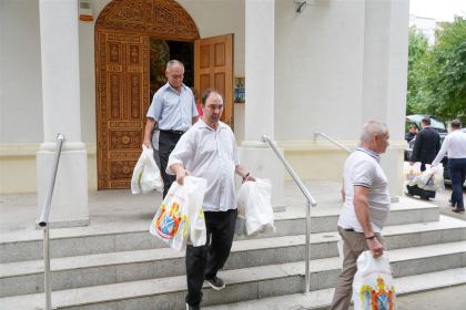 Daruri pentru 20 de copii orfani şi 80 de bolnavi, la Brăila – fotografia 14