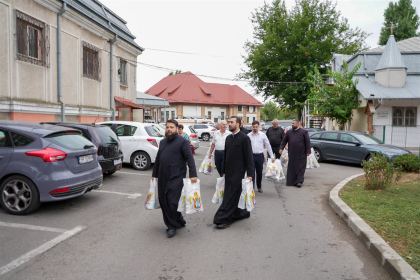 Daruri pentru 20 de copii orfani şi 80 de bolnavi, la Brăila – fotografia 21
