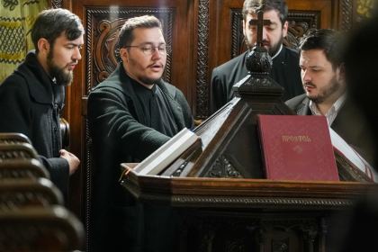 Rânduiala spălării picioarelor la Catedrala Arhiepiscopală din Galaţi – fotografia 9