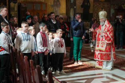 Rânduiala spălării picioarelor la Catedrala Arhiepiscopală din Galaţi – fotografia 13