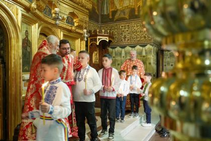 Rânduiala spălării picioarelor la Catedrala Arhiepiscopală din Galaţi – fotografia 19