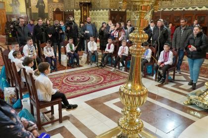 Rânduiala spălării picioarelor la Catedrala Arhiepiscopală din Galaţi – fotografia 42