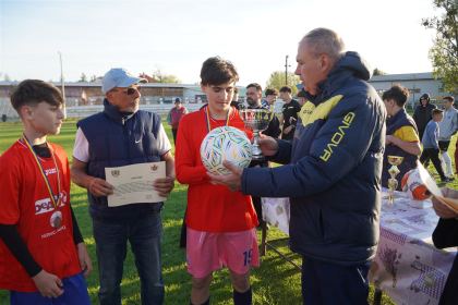 Ediţia a XI-a a Campionatului şcolar de fotbal „Tinereţe şi credinţă” – fotografia 30