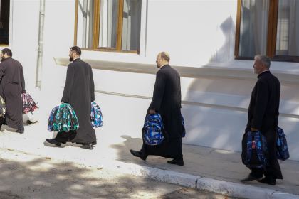 3300 de copii din judeţele Galaţi şi Brăila premesc sprijin din partea Bisericii la început de an şcolar – fotografia 24