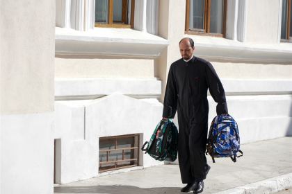 3300 de copii din judeţele Galaţi şi Brăila premesc sprijin din partea Bisericii la început de an şcolar – fotografia 27