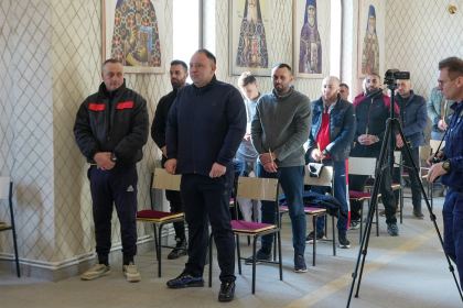 Rugăciune şi binecuvântare pentru persoanele private temporar de libertate din Penitenciarul Galaţi – fotografia 8