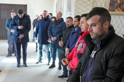 Rugăciune şi binecuvântare pentru persoanele private temporar de libertate din Penitenciarul Galaţi – fotografia 9