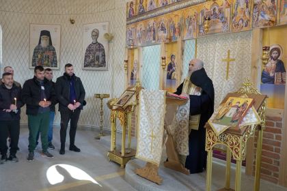Rugăciune şi binecuvântare pentru persoanele private temporar de libertate din Penitenciarul Galaţi – fotografia 17