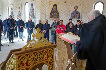 Rugăciune şi binecuvântare pentru persoanele private temporar de libertate din Penitenciarul Galaţi – fotografia 18