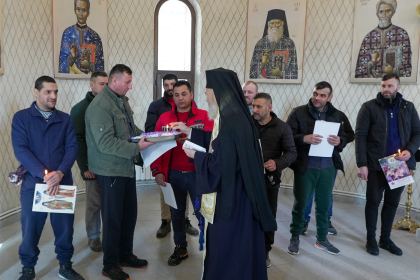 Rugăciune şi binecuvântare pentru persoanele private temporar de libertate din Penitenciarul Galaţi – fotografia 34