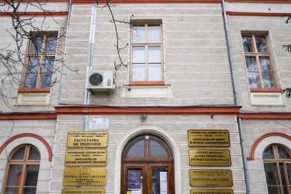 Simpozion studenţesc dedicat Sfinţilor Trei Ierarhi, la Galaţi – fotografia 1