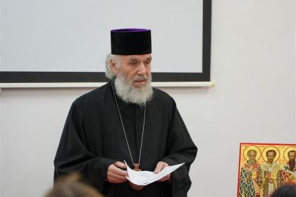 Simpozion studenţesc dedicat Sfinţilor Trei Ierarhi, la Galaţi – fotografia 11