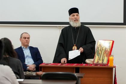 Simpozion studenţesc dedicat Sfinţilor Trei Ierarhi, la Galaţi – fotografia 13