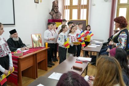 Simpozion studenţesc dedicat Sfinţilor Trei Ierarhi, la Galaţi – fotografia 24
